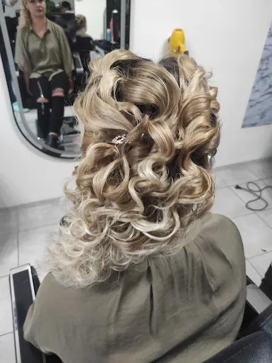 Chill Studio Fryzur Alternatywnych